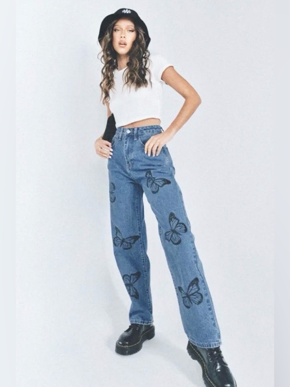 Princess Polly Saskia Butterfly
Straight Leg Jeans US 8 Blue
Black Y2K